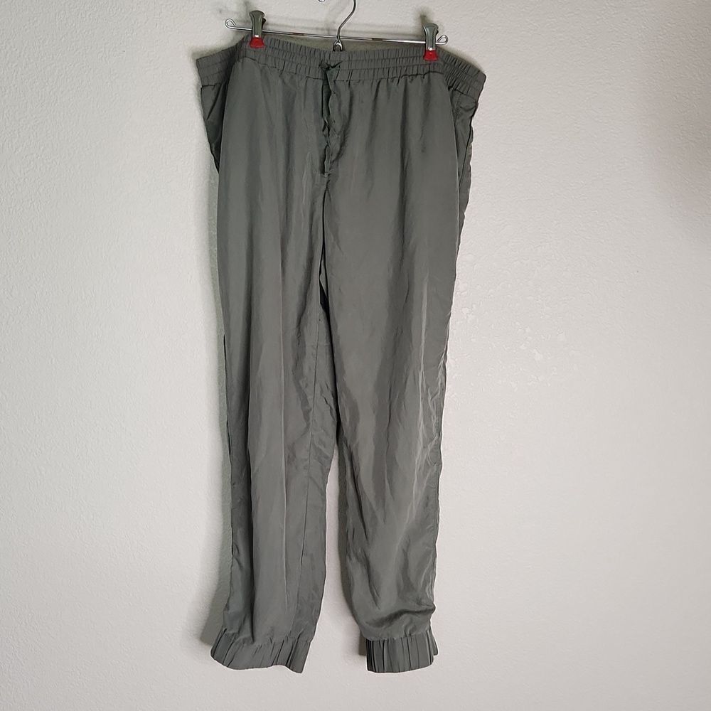 White House Black Market jogger style pants, size XL